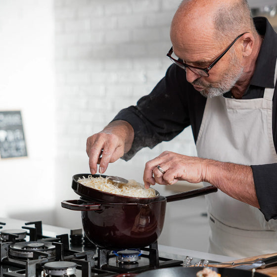 Nyeles lábas FABINI & Pohlreich, ø 20 cm (2,5 l) - Zománcozott öntöttvas nyeles lábas fedővel, bordó