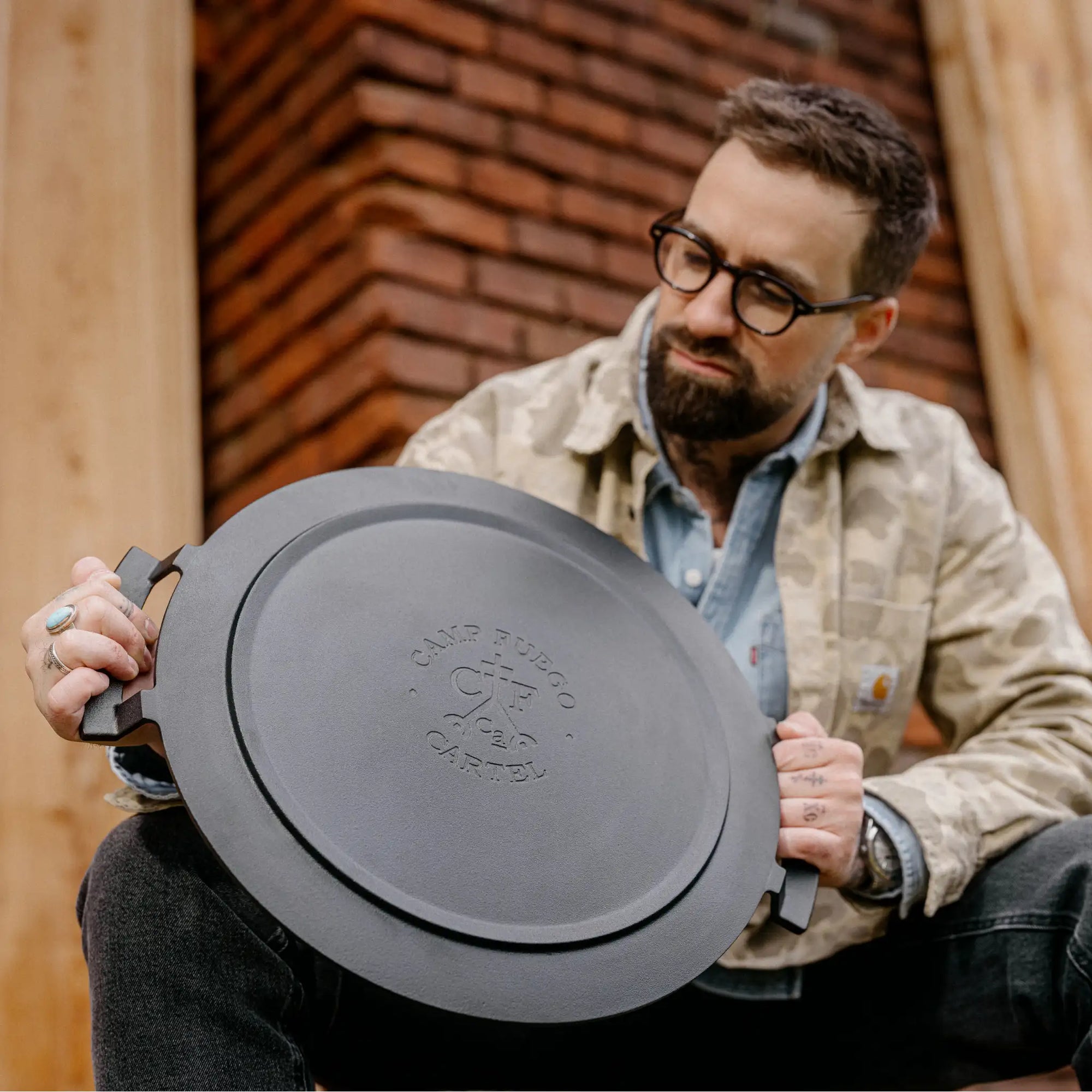 Szabadtéri főzőkészlet FABINI & FUEGO, ø 41 cm - Öntöttvas grillsütő lap és grillező állvány, 6 db-os