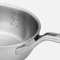 Nyeles lábas FABINI & Pohlreich, ø 20 cm (1,5 l) - Szegecs nélküli, kúp alakú nyeles lábas ötrétegű rozsdamentes acélból, fedővel