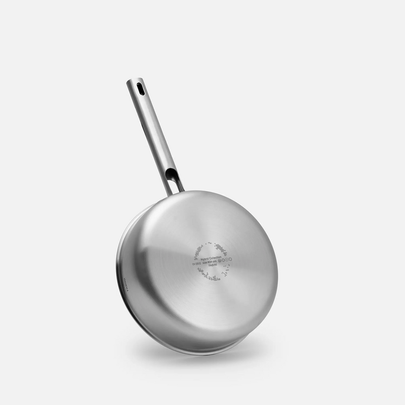 Mély serpenyő Hibrid Standard, ø 24 cm (2,5 l) - Szegecs nélküli, többrétegű rozsdamentes acél serpenyő hibrid kerámia felülettel, fedővel