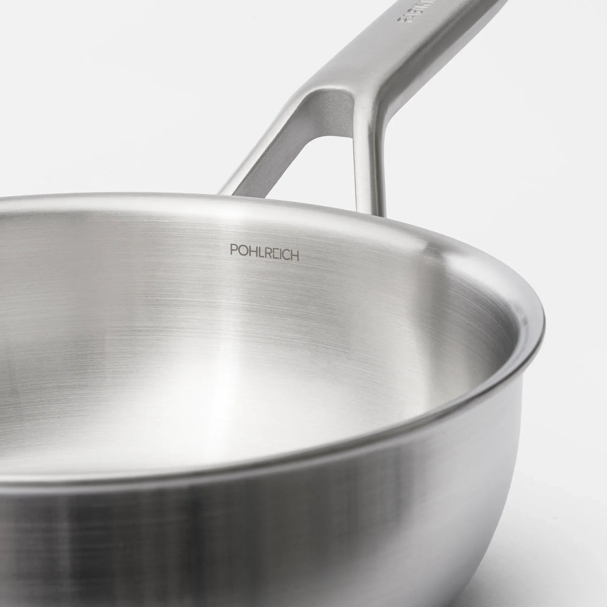 Kúp alakú nyeles lábas FABINI & Pohlreich 2.0, ø 20 cm (1,5 l) - Szegecs nélküli, többrétegű rozsdamentes acél nyeles lábas fedővel