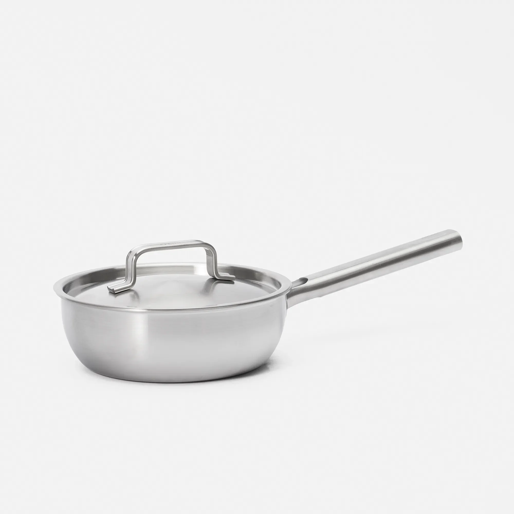 Kúp alakú nyeles lábas Lucca 4.0 Standard, ø 20 cm (1,5 l) - Szegecs nélküli, többrétegű rozsdamentes acél lábas, fedővel