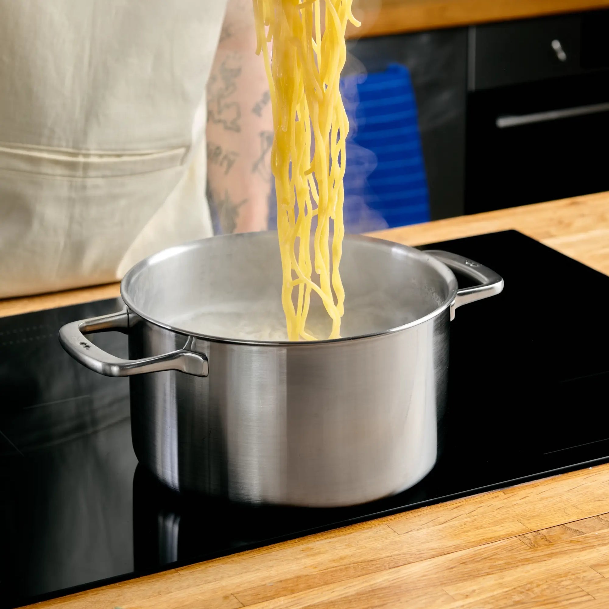 Lábas Lucca 3.0 Pro, ø 24 cm (5,5 l) - Szegecs nélküli, többrétegű rozsdamentes acél lábas fedővel