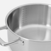 Szegecsmentes, alacsony falú, többrétegű rozsdamentes acélból készült lábas fedővel Ø 24 cm (4 l)