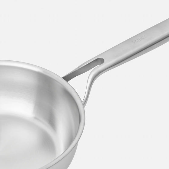 Nyeles lábas Lucca 3.0, ø 20 cm (1,5 l) - Szegecs nélküli, kúp alakú többrétegű rozsdamentes acél nyeles lábas, fedővel