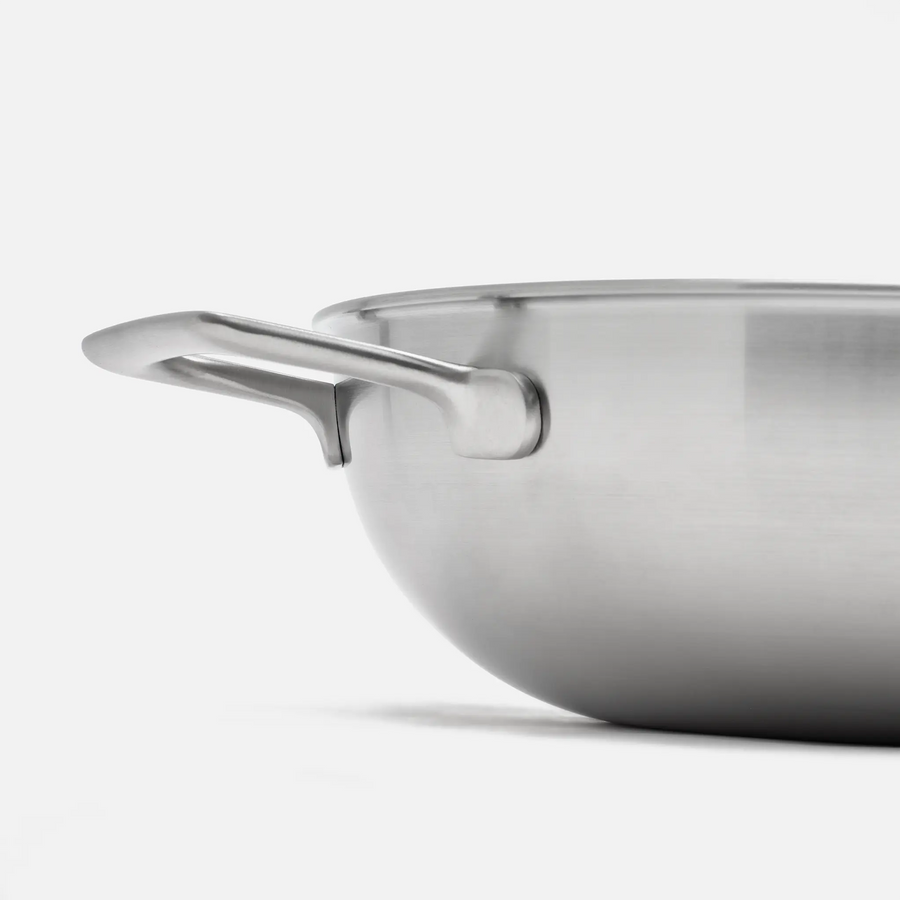 Wok serpenyő Lucca 4.0 Pro, ø 30 cm - Szegecs nélküli, többrétegű rozsdamentes acél wok serpenyő fedővel