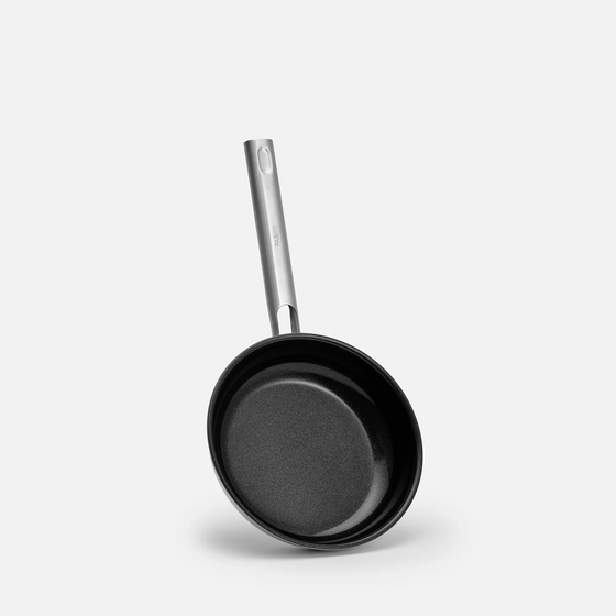 Serpenyő Lucca 4.0 Standard, ø 20 cm - Szegecs nélküli, többrétegű rozsdamentes acél serpenyő kerámia bevonattal, fedő nélkül