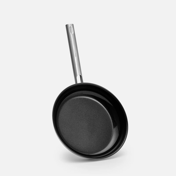 Serpenyő készlet 4.0 Standard, 2 db - Szegecs nélküli, többrétegű rozsdamentes acél serpenyő + szegecs nélküli, többrétegű rozsdamentes acél serpenyő kerámia bevonattal