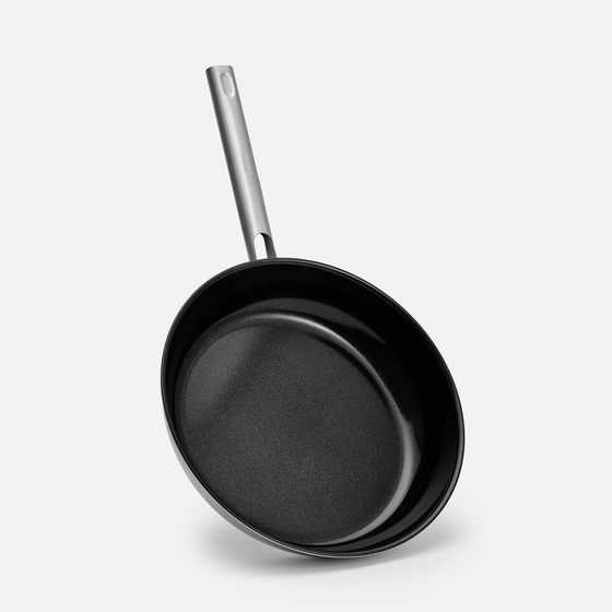 Serpenyő Lucca 4.0 Standard, ø 30 cm - Szegecs nélküli, többrétegű rozsdamentes acél serpenyő kerámia bevonattal, fedő nélkül