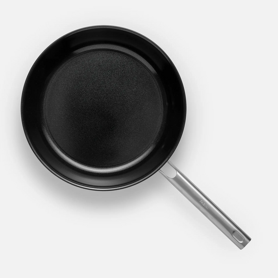 Serpenyő Lucca 4.0 Standard, ø 30 cm - Szegecs nélküli, többrétegű rozsdamentes acél serpenyő kerámia bevonattal, fedő nélkül