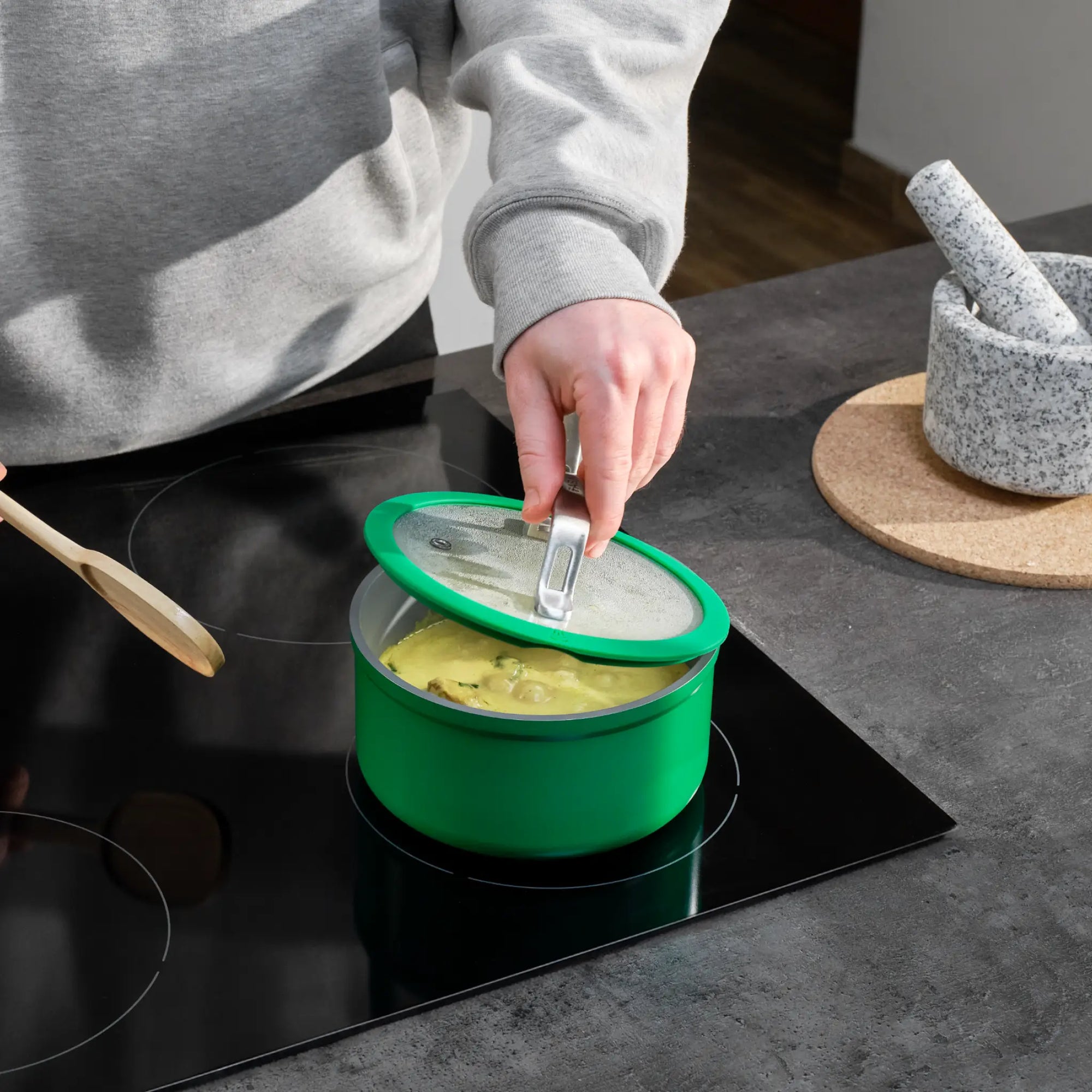 Nyeles lábas Meda 3.0 Pro, ø 16 cm (1,3 l) - Tapadásmentes nyeles lábas kerámia bevonattal, fedővel, zöld