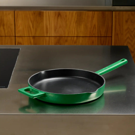 Serpenyő Mattia 3.0, ø 26 cm - Zománcozott öntöttvas serpenyő fedő nélkül, matt zöld