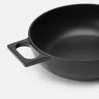 Tegame serpenyő Mattia 3.0 Standard, ø 26 cm - Zománcozott öntöttvas serpenyő fedővel, matt fekete