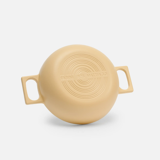 Tegame serpenyő Mattia 3.0, ø 26 cm  - Zománcozott öntöttvas serpenyő fedővel, matt krém színű