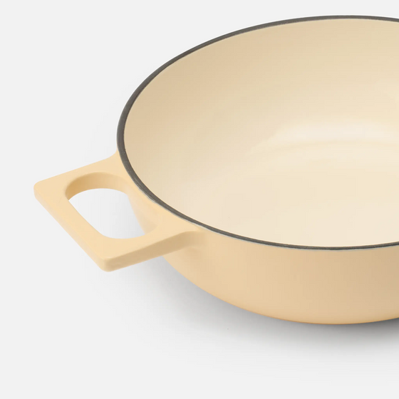 Tegame serpenyő Mattia 3.0, ø 26 cm  - Zománcozott öntöttvas serpenyő fedővel, matt krém színű