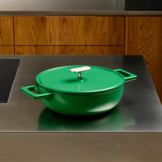 Tegame serpenyő Mattia 3.0, ø 26 cm  - Zománcozott öntöttvas serpenyő fedővel, fényes zöld