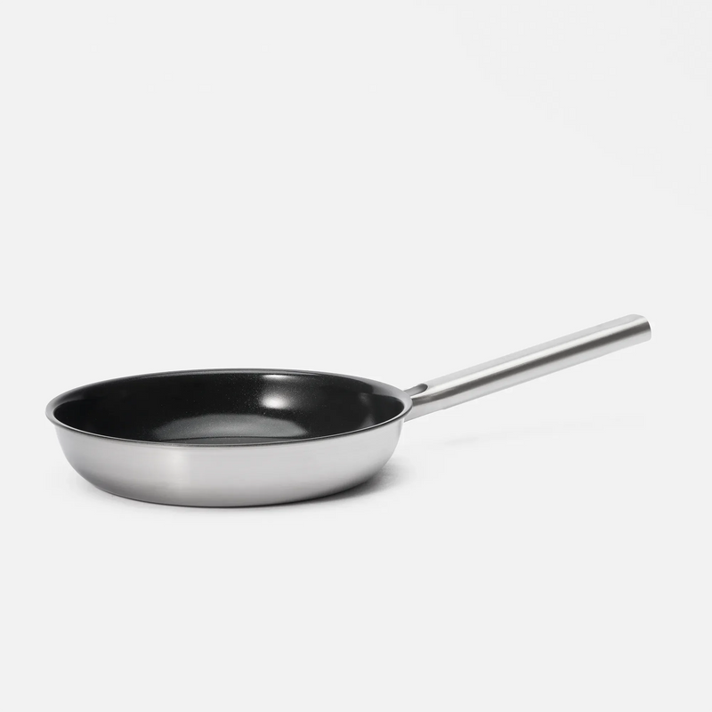 Serpenyő Lucca 4.0 Standard, ø 24 cm - Tapadásmentes, szegecs nélküli többrétegű rozsdamentes acél serpenyő kerámia bevonattal, fedő nélkül