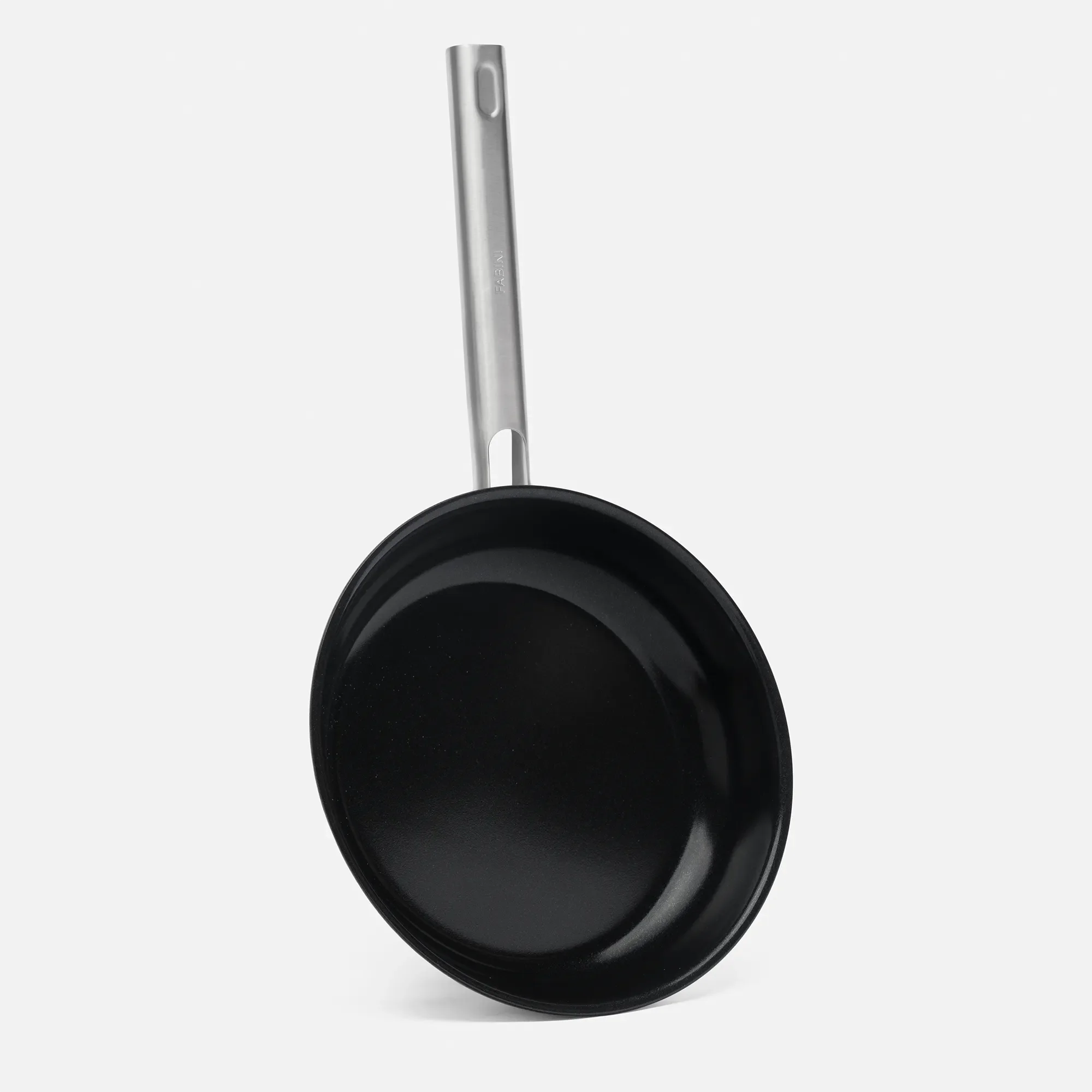 Serpenyő Lucca 4.0 Standard, ø 24 cm - Tapadásmentes, szegecs nélküli többrétegű rozsdamentes acél serpenyő kerámia bevonattal, fedő nélkül