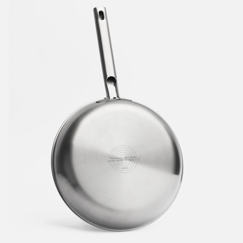 Serpenyő Lucca 4.0 Standard, ø 28 cm - Tapadásmentes, szegecs nélküli többrétegű rozsdamentes acél serpenyő kerámia bevonattal, fedő nélkül