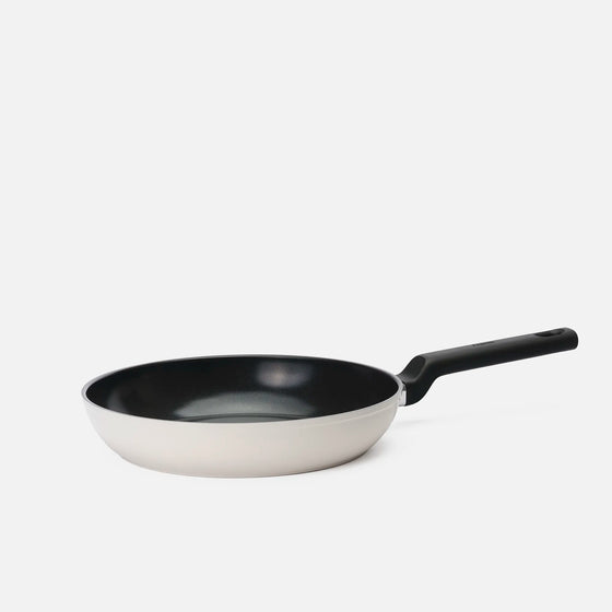 Serpenyő Meda 5.0 Economy, ø 26 cm - Tapadásmentes kerámia bevonatú serpenyő fedő nélkül, krémszínű