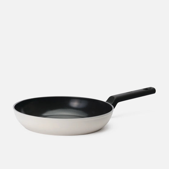 Serpenyő Meda 5.0 Economy, ø 30 cm - Tapadásmentes kerámia bevonatú serpenyő fedő nélkül, krémszínű