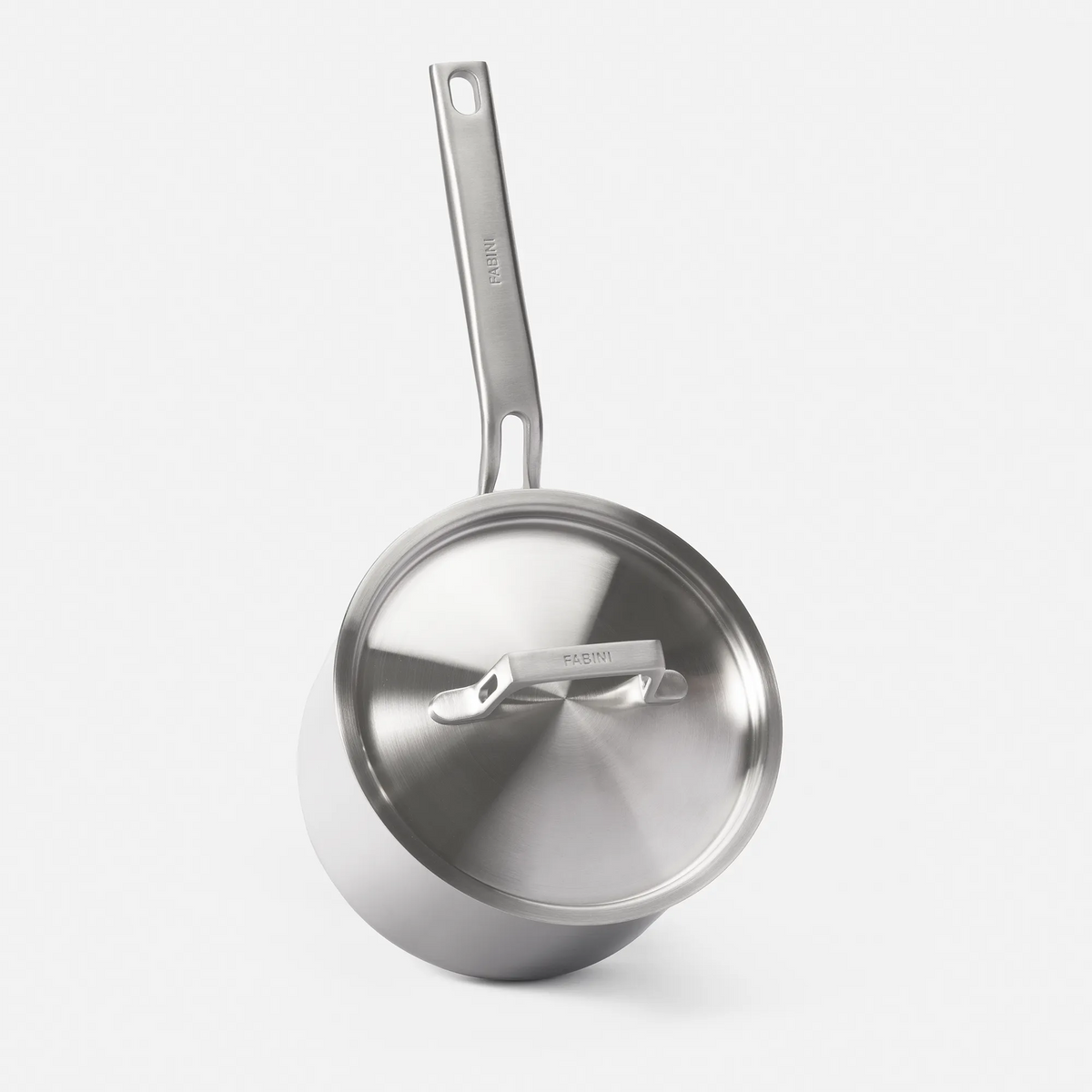 Nyeles lábas Lucca 4.0 Pro, ø 18 cm (2,5 l) - Szegecs nélküli nyeles lábas több rétegű rozsdamentes acélból, fedővel