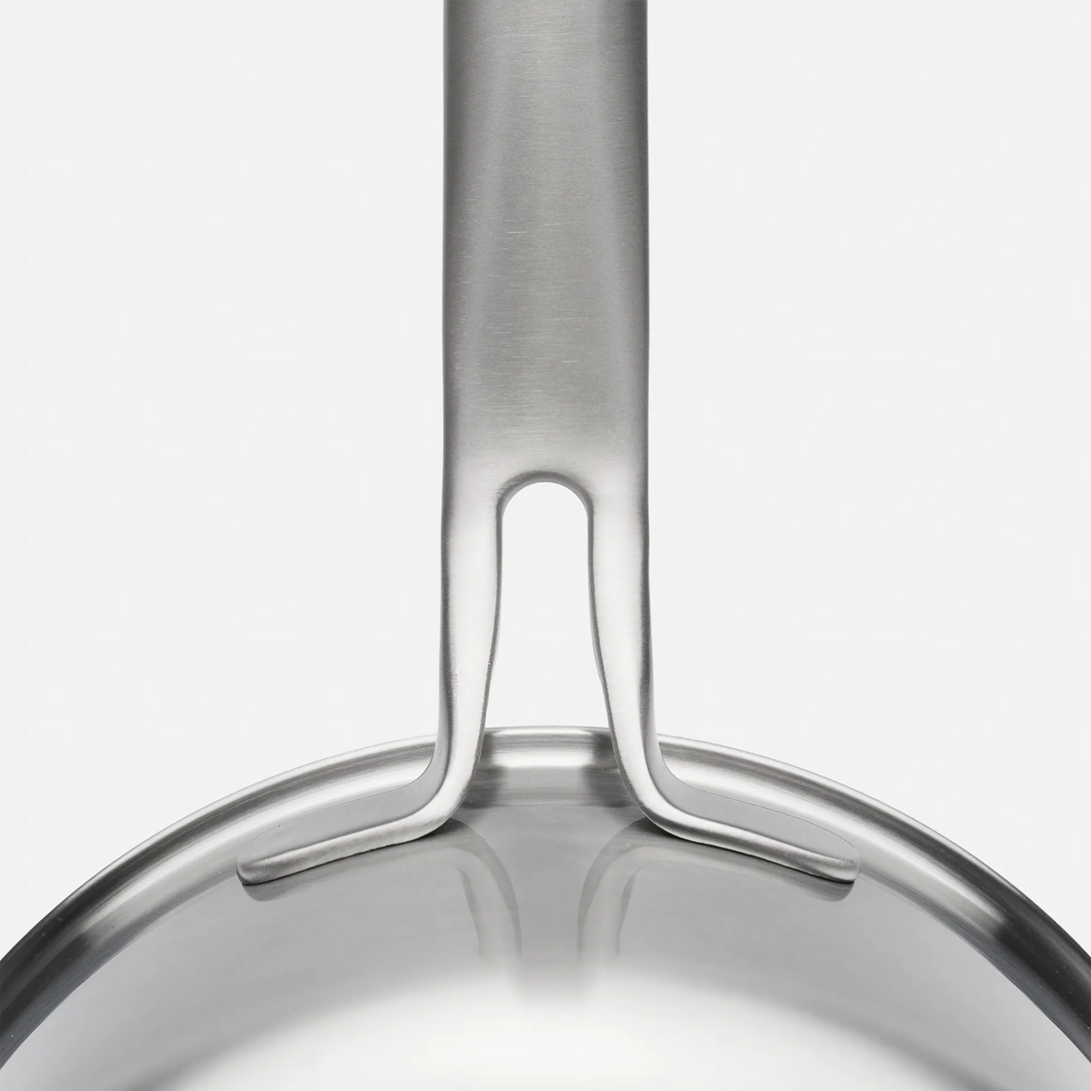 Nyeles lábas Lucca 4.0 Pro, ø 18 cm (2,5 l) - Szegecs nélküli nyeles lábas több rétegű rozsdamentes acélból, fedővel