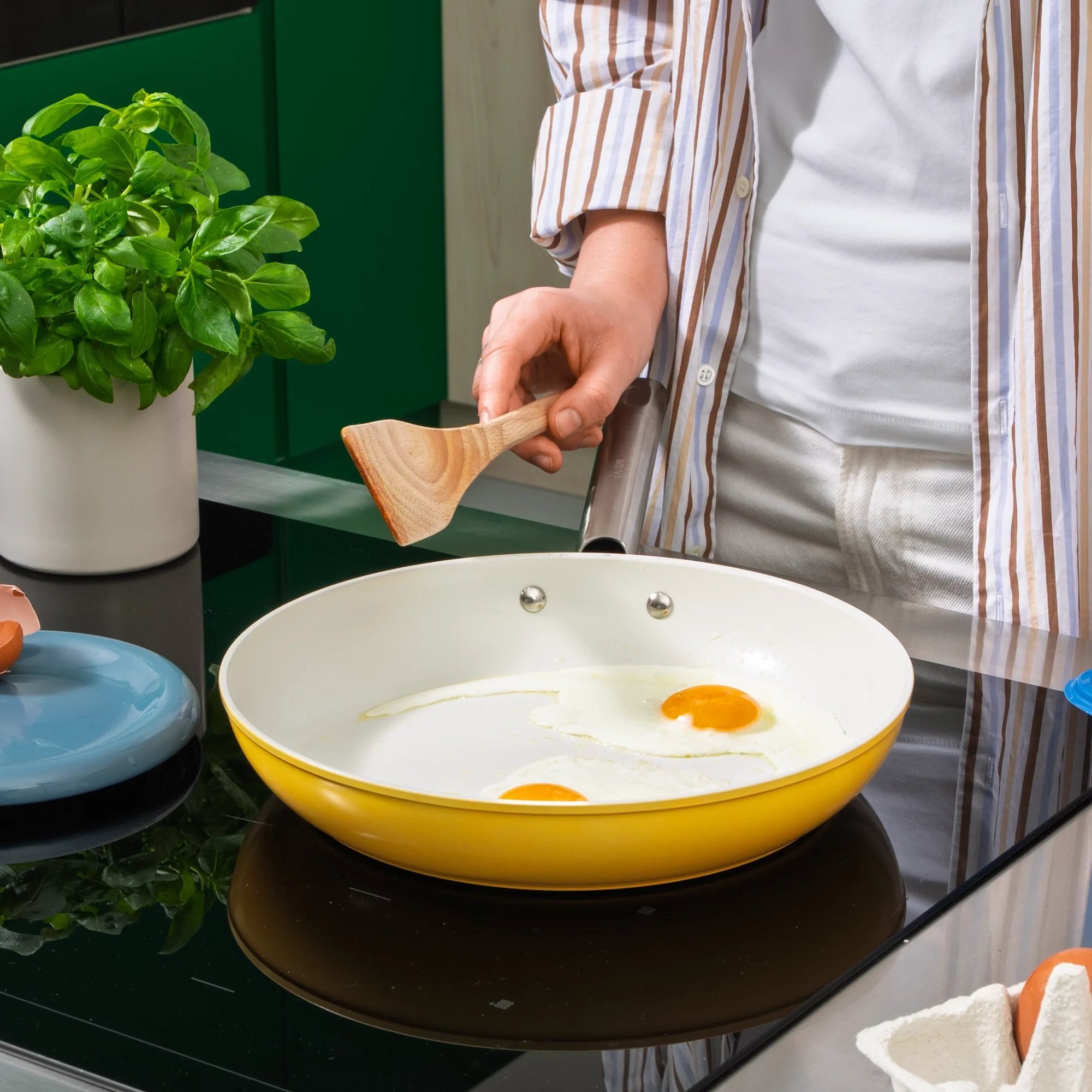 Serpenyő készlet Meda 5.0 Standard, ø 24 cm + ø 28 cm, 2 db - Tapadásmentes kerámia bevonatú serpenyők, sárga