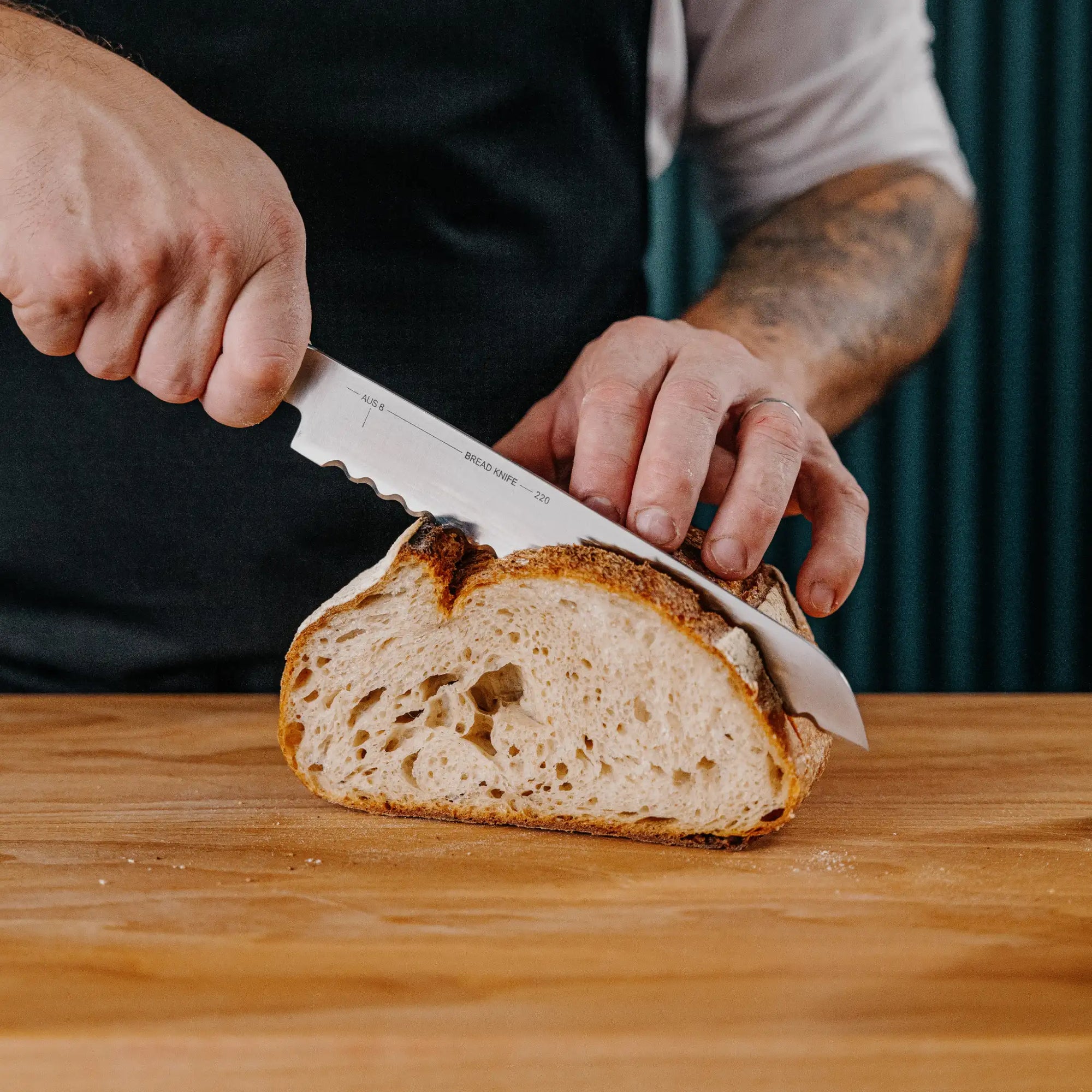 Kenyérvágó kés Trino, 22 cm - Kenyérvágó kés japán acélból