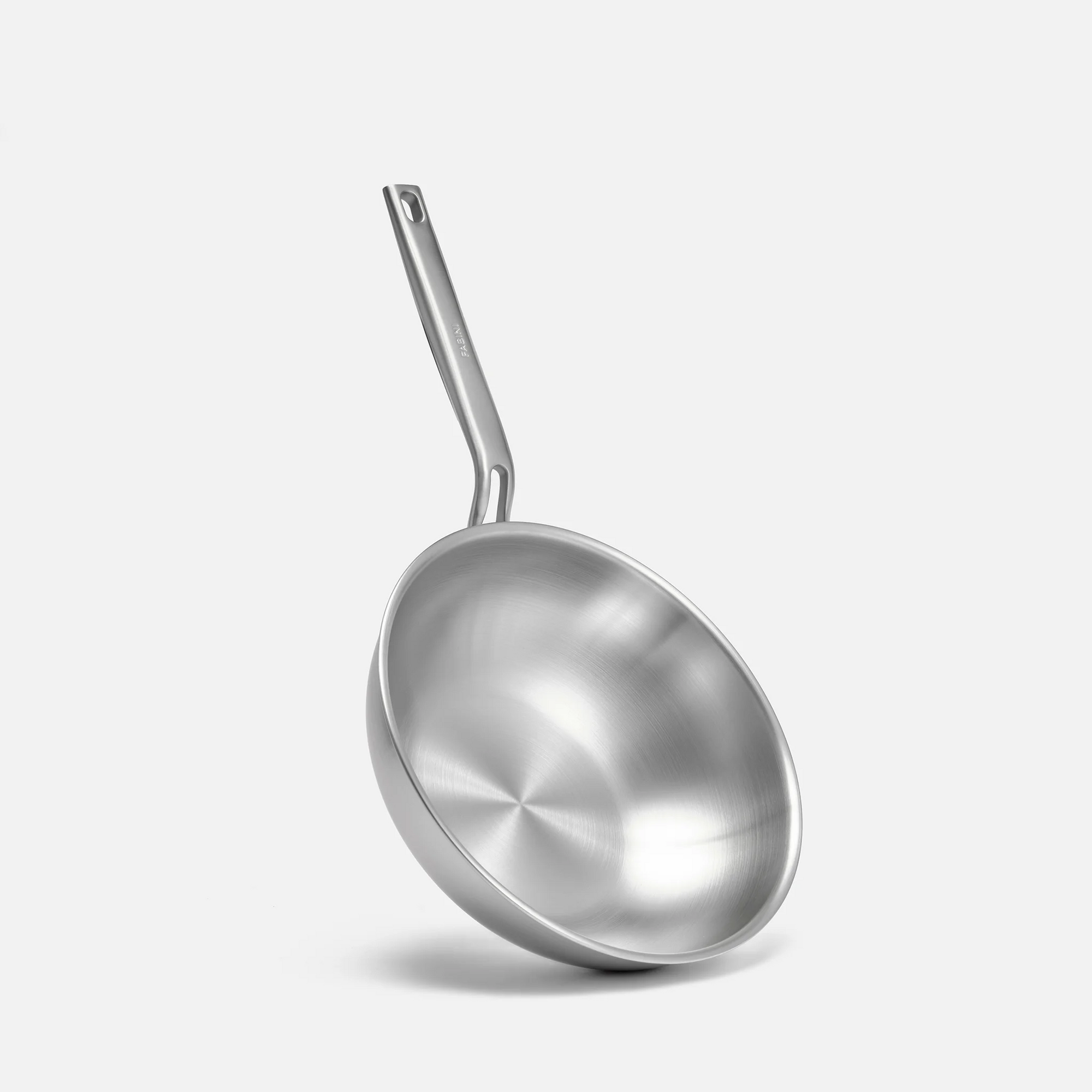 Wok serpenyő Lucca 4.0 Pro, ø 26 cm - Szegecs nélküli, többrétegű rozsdamentes acél wok serpenyő fedővel