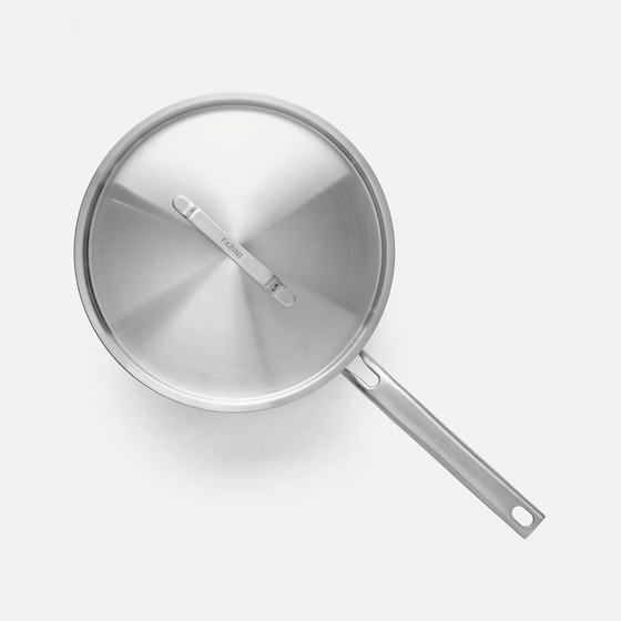 Wok serpenyő Lucca 4.0 Pro, ø 26 cm - Szegecs nélküli, többrétegű rozsdamentes acél wok serpenyő fedővel