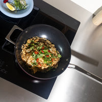 Wok serpenyő Meda 4.0, ø 28 cm - Tapadásmentes serpenyő kerámia bevonattal fedővel, bordó