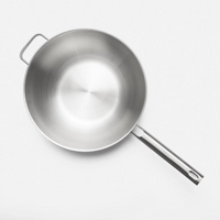 Wok serpenyő Lucca 4.0 Standard, ø 30 cm - Szegecs nélküli, többrétegű rozsdamentes acél serpenyő, fedővel