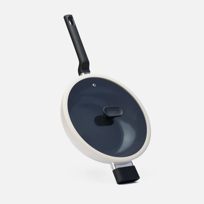 Wok serpenyő Meda 5.0 Economy, ø 28 cm - Tapadásmentes kerámia bevonatú serpenyő fedővel, krémszínű