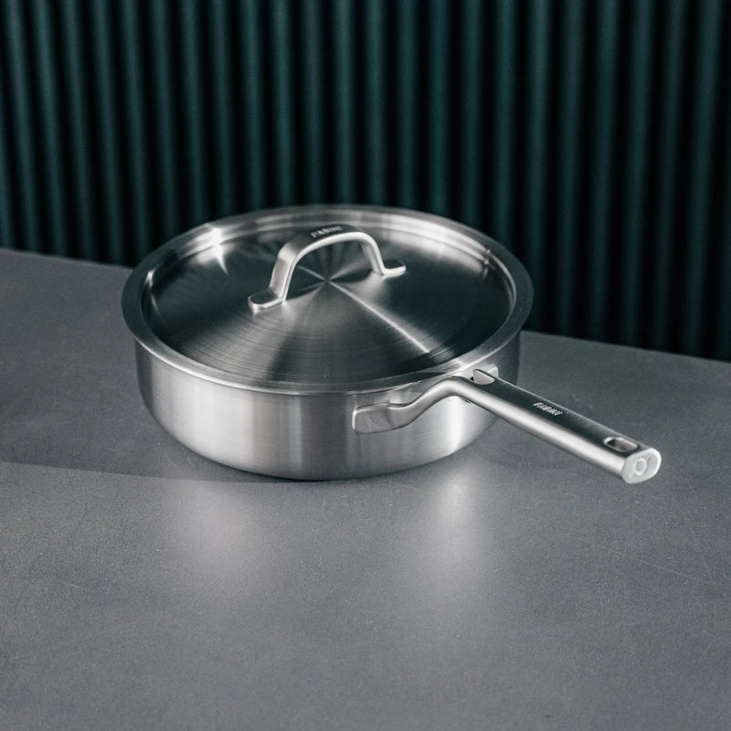Mély serpenyő FABINI & Pohlreich, ø 24 cm (2,5 l) - Szegecs nélküli mély serpenyő ötrétegű rozsdamentes acélból, fedővel