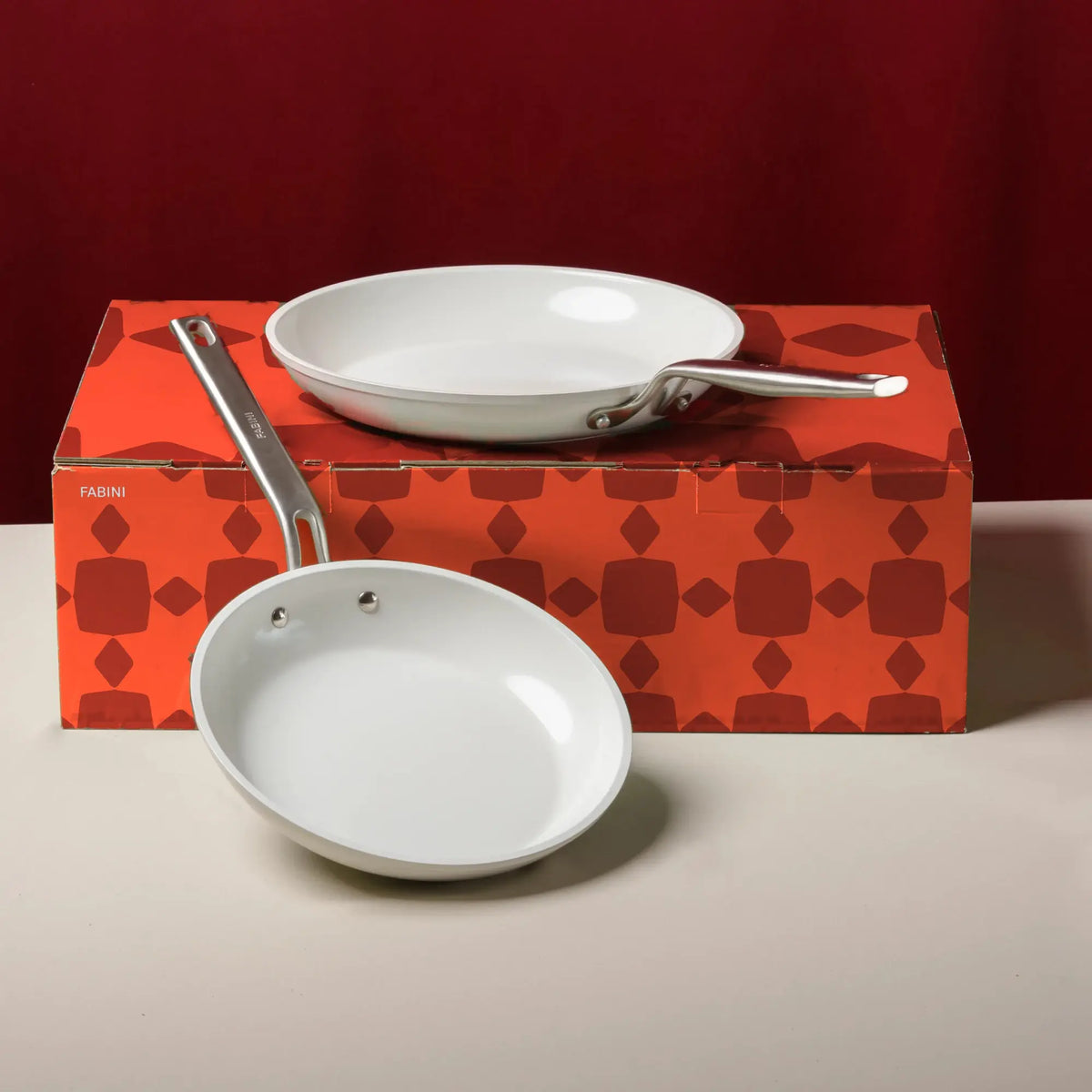 Serpenyő szett Meda 5.0 Pro, ø 24 cm + ø 28 cm, 2 db, ajándékcsomagolás - Serpenyők tapadásmentes kerámia bevonattal, világosszürke